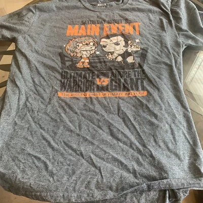 WWE Wrestling Main Event ANDRE THE GIANT ULTIMATE WARRIOR Sz Xl Dk Gray T-Shirt - Image 1 of 3