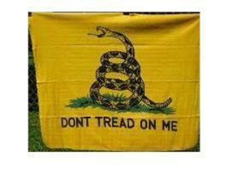 Don't Tread On Me Gadsden Flag Fleece Blanket Soft Throw Cover Tea Party Blanket - Image 1 of 1