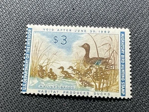 Estampilla de pato federal de Estados Unidos 1961 Scott RW28 Mallard Hen en muy buen estado como nueva ligeramente con bisagras - Imagen 1 de 2