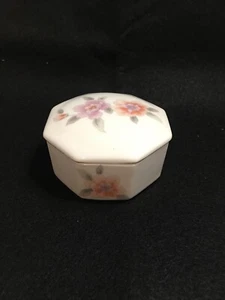 Fine China Made in Japan weiße Schmuckschatulle, lila und pfirsichfarbene Blumen - Vintage - Bild 1 von 6