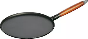 Staub Kochgeschirr Pfannkuchenpfanne Pfanne Gusseisen Schwarz 28cm 11" Holzgriff - Bild 1 von 3