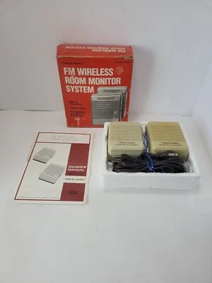 Sistema de monitor de habitación inalámbrico caja y manual FM vintage realista  Foto 1 de 3