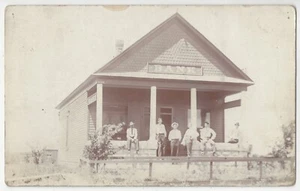 1910 Kleinstadtbank im Wohnhaus - ECHTFOTO Vintage Postkarte - Kansas? - Bild 1 von 2