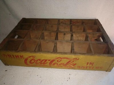 Caja de 24 botellas de soda de madera amarilla Coca Cola Vintage 1941 (2) Foto 1 de 4