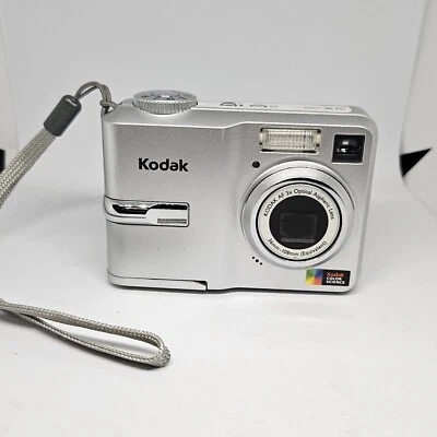 Kodak EasyShare C633 6.1MP Digital Camera Silver PARTS ONLY NON-WORKING - Image 1 of 4