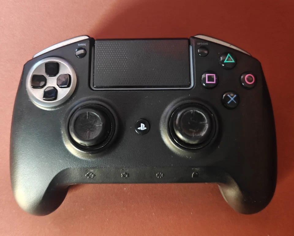 Controle para jogos Razer Raiju Ultimate - Imagem 1 de 3