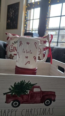 Rae Dunn Christmas Mug Fa La La TK MAXX Weihnachten Tasse - Bild 1 von 2