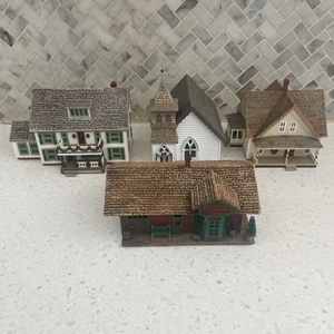 Lot Of 4 Buildings Sarah, Plain And Tall Collection: Prairie Home, Church, Train - Picture 1 of 9
