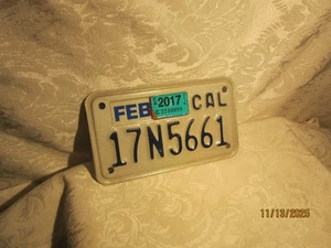 Placa de licencia de motocicleta California 2017 17N5661 - Imagen 1 de 6
