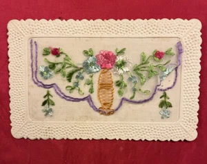 WWI - Silk Embroidered Carte Postale Postcard. Inscribed on back. - Picture 1 of 6