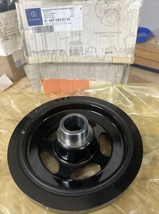 New Genuine MercedesBenz Engine Harmonic Balancer Dampener 6470300103 - Picture 1 of 4