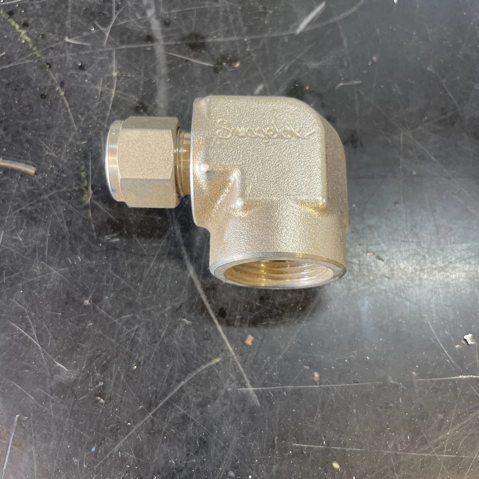 1/2" Tube x 3/4" FNPT 316ss Elbow Adapter Fitting Swagelok  - Image 1 of 1