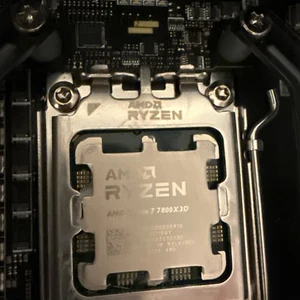 AMD Ryzen 7 7800X3D 8-rdzeniowy procesor 4,2 GHz Socket AM5 Gaming CPU - Zdjęcie 1 z 3
