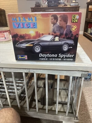 Miami Vice Daytona Spyder 1:24 Plastic Kit Revell Sealed High Grade Collectible - Image 1 of 3