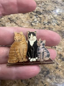 Fish Enterprise Brand Cat Kitten Cloisonné Enamel Brooch Pin, Signed - Picture 1 of 3