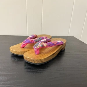 Sandalias Geta japonesas de madera para mujer - Tanga floral púrpura, suelas de goma - Imagen 1 de 9