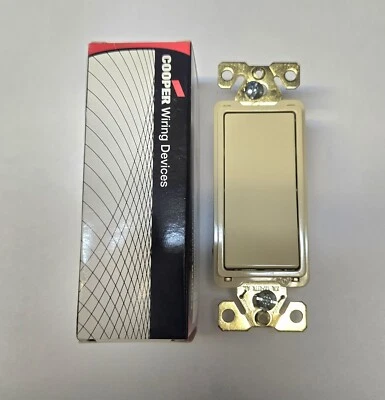 Box of (10) Cooper 7621 V 20 Amp Decora Rocker Wall Light Switch Ivory 120/277V - Imagem 1 de 4