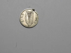 Old Ireland Coin - 1963 6 Pence Dog - Circulated, gouge, spots - Picture 1 of 2
