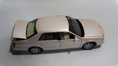 2002 Mary Kay Light Pink Maisto Cadillac DeVille DTS 1/18 Scale - Image 1 of 4