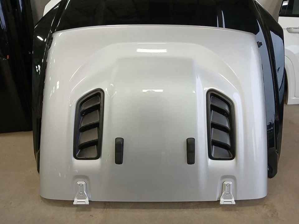 Hood Raised Contour Center With Vents Fits 18-23 Jeep Wrangler 3072583 - Image 1 of 3