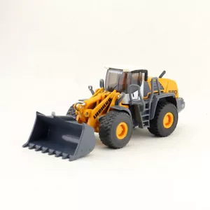 Siku 3533 - Liebherr 580 2plus2 Four Wheel Loader - 1:50 Scale - Picture 1 of 8