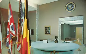 Postal MO: Biblioteca Harry Truman, vestíbulo, Independencia, Missouri - Imagen 1 de 2