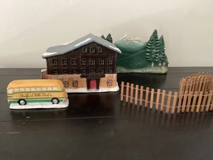 Weihnachtsdorf mit Bus und Zaun - Bild 1 von 5
