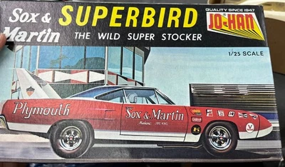 Johan C-1770 1970 Plymouth Superbird Sox & Martin Car Model KIT 1/25 McM - Image 1 of 3
