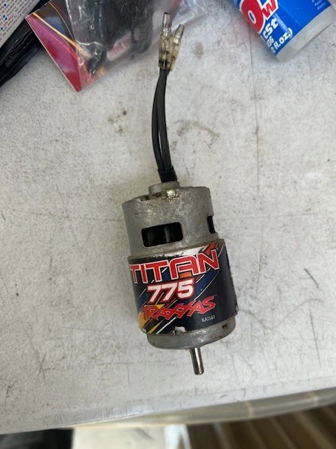 Motor cepillado Traxxas Summit Titan 775 alto par 16,8 V con eje de 5 mm usado Foto 1 de 1