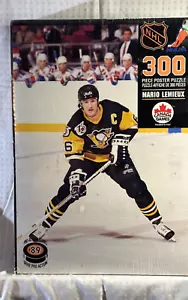 1992 NHL MARIO LEMIEUX - PINGUINI DI PITTSBURGH - PUZZLE GIGANTE 300 pezzi sigillato #40183 - Foto 1 di 6