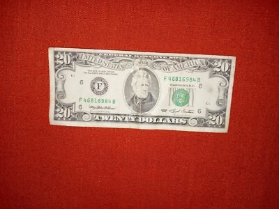 1993 CIRCULATED $20.00 BILL (3 PAIR SERIAL NUMBER) BONUS DOLLAR AND HALF DOLLAR - Image 1 of 4