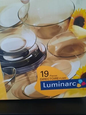 Service 19 pièces  Assiette Directoire Luminarc Fume neuf  - Photo 1/4