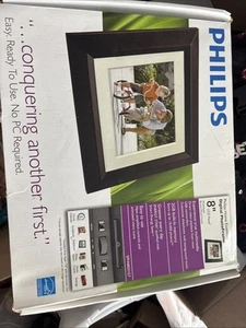 Philips Home Essentials 8 in Digital Photo Frame - Mahogany Brown (SPF3482/G7) - Picture 1 of 3