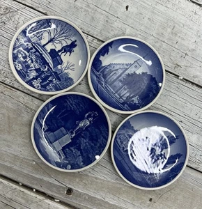 JUEGO DE 4 PATS DE MANTEQUILLA EMBLEMÁTICOS PORCELANA AZUL Y CREMA ROYAL COPENHAGEN 💙 - Imagen 1 de 19