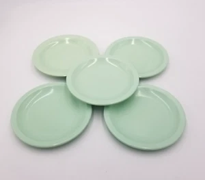 5 Vtg Dallas Ware Plates Solid JADITE COLOR GREEN Melamine Diner Cafeteria MCM - Picture 1 of 2