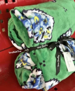 Vera Bradley Cozy PLUSH Throw Blanket GARDEN GREEN LEAF SEALED Rare Find!! NWT - Picture 1 of 2