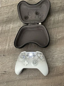 Microsoft XBox One Wireless Controller - Phantom White Edition - Picture 1 of 6