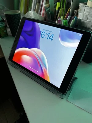 Apple iPad 9a Gen. 64GB, Wi-Fi, 10,2" - Argento - Immagine 1 di 4