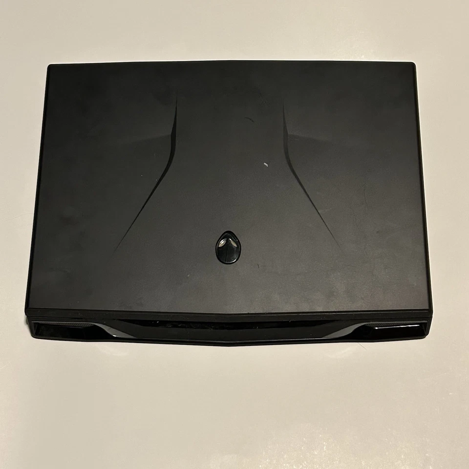 Alienware M14x 14"  i5 2.6 GHz, 6GB RAM, 512GB SSD, BEEPS  As Is For Parts - Image 1 of 4