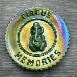 vintage Summit Vogelsong Green CARNIVAL GLASS Circus Memories Elephant PLATE - Picture 1 of 9