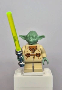Lego Star Wars Minifigur sw0051 - Yoda inklusive Lichtschwert/Lightsaber - Bild 1 von 4
