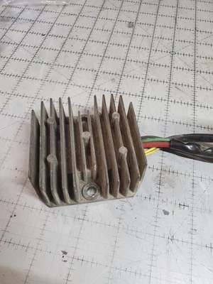 Rectificador regulador de voltaje OEM SH532-12 HONDA CM400A CM400E CM400T Foto 1 de 4