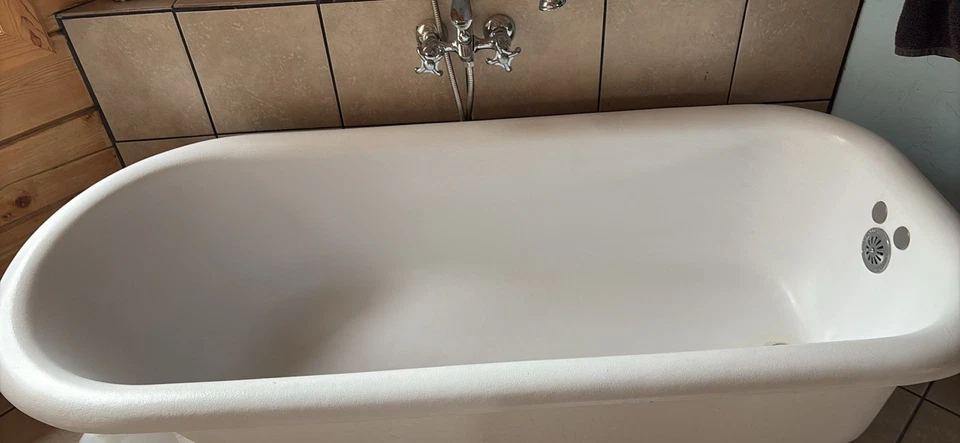 5 Ft cast iron tub - Image 1 of 1