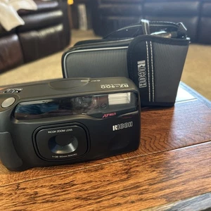 Sistema Ricoh RZ-900 Multi AF 35mm Apuntar y Disparar Cámara y Estuche - Imagen 1 de 5