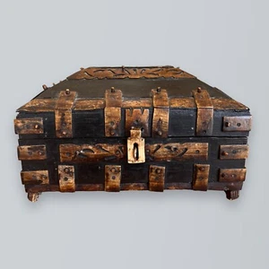 Caja decorativa anglo-india con patas Vizagapatam joyería antigua vintage - Imagen 1 de 9