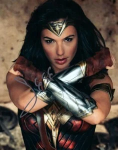 Gal Gadot 8x10 handsigniertes Foto signed Picture super und COA - Bild 1 von 1