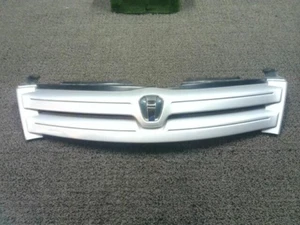TOYOTA IST NCP60 NCP61 Front Grille - Picture 1 of 3