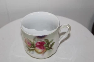 Taza bigote vintage de porcelana pintada con brillo de frutas de Alemania - Imagen 1 de 14