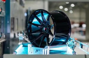 Llantas de aluminio cóncavas de 20 pulgadas Japan Racing JR11 para Ford Mustang LAE negro brillante - Imagen 1 de 2