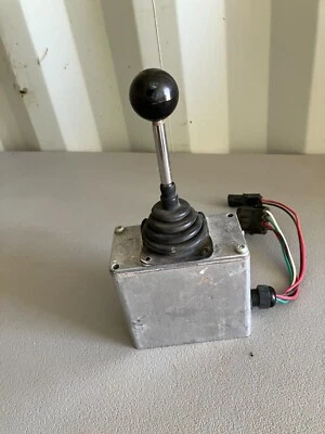 Danfoss MCH11AD5129 Control Handle 12VDC Tesmec, Trencor, UNTESTED-FOR PARTS - Image 1 of 4